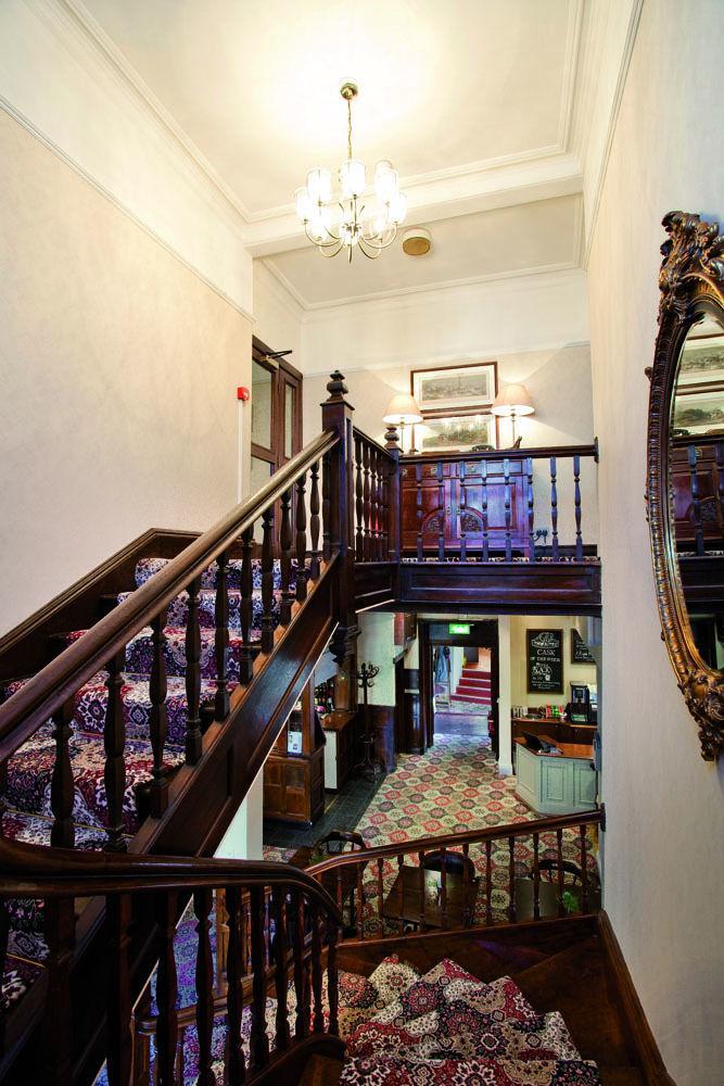 The Golden Lion At Settle Hotel Ngoại thất bức ảnh