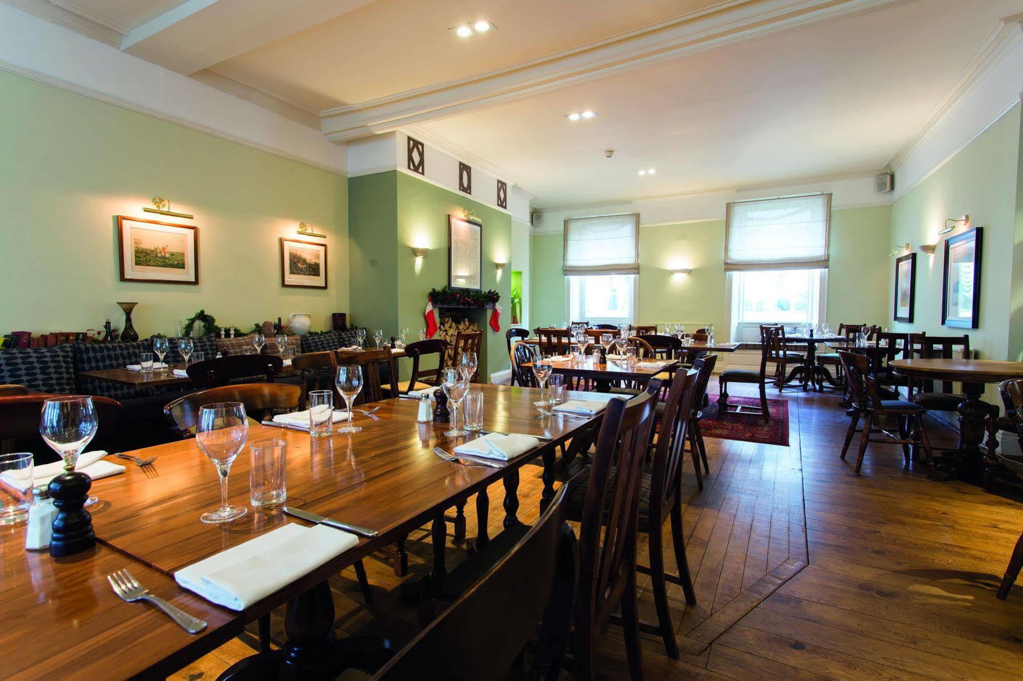 The Golden Lion At Settle Hotel Ngoại thất bức ảnh