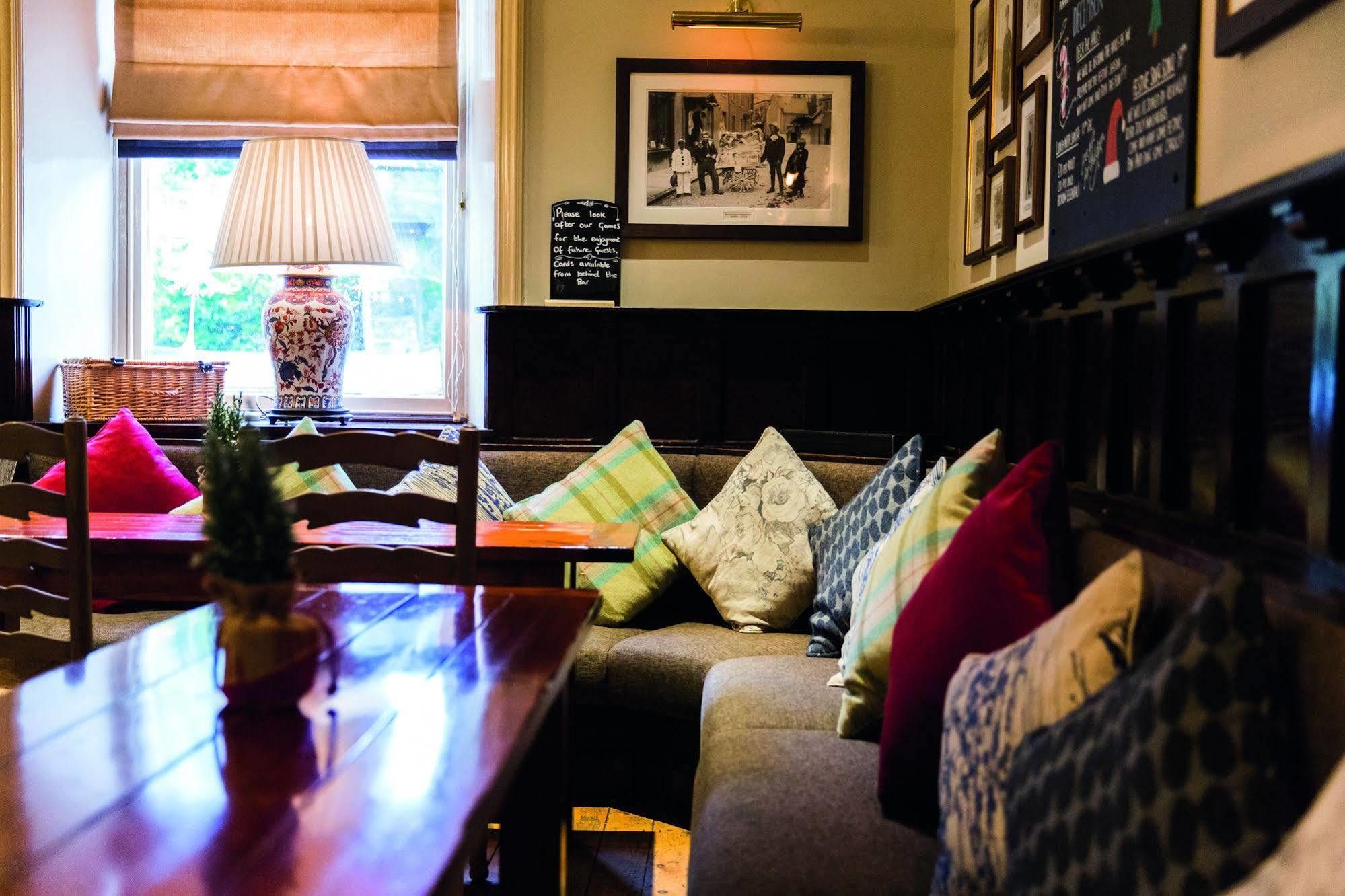 The Golden Lion At Settle Hotel Ngoại thất bức ảnh